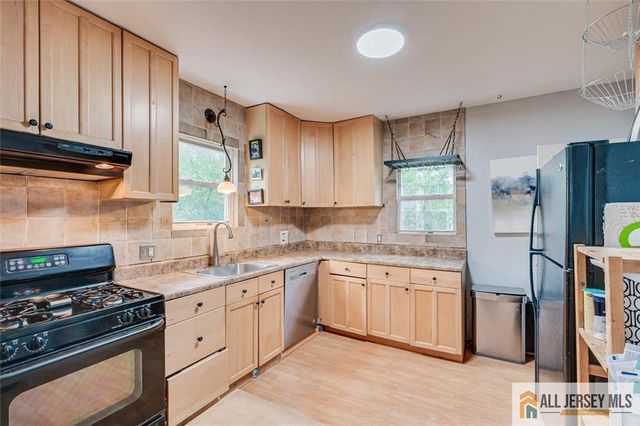 111 Johnson Street, Highland Park, NJ 08904