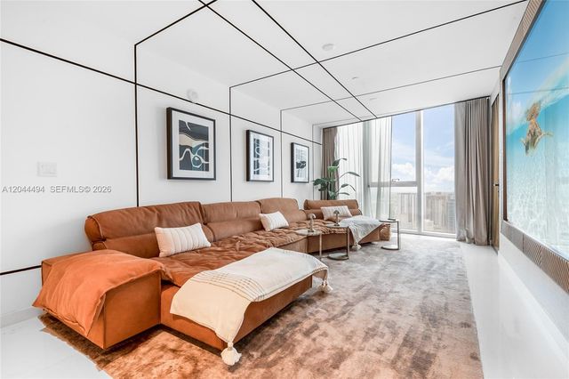 300 Biscayne Blvd Way 5104, Miami, FL 33131