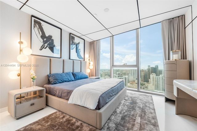 300 Biscayne Blvd Way 5104, Miami, FL 33131