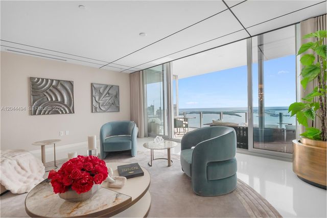 300 Biscayne Blvd Way 5104, Miami, FL 33131