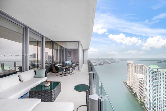 300 Biscayne Blvd Way 5104, Miami, FL 33131