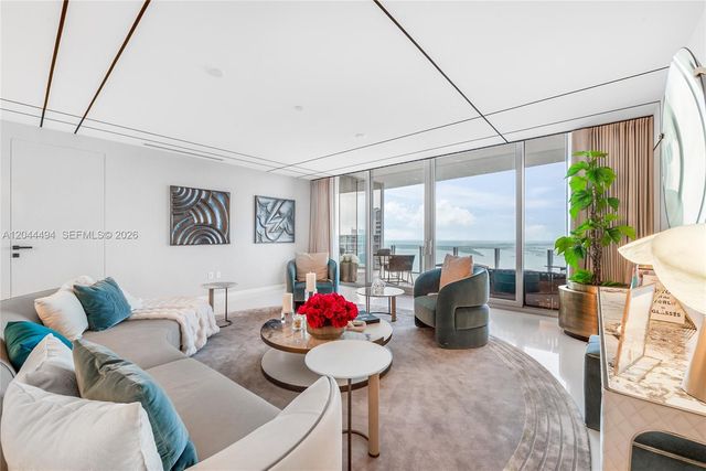 300 Biscayne Blvd Way 5104, Miami, FL 33131