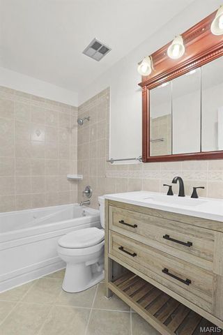 1210 Dorne Drive, Ballwin, MO 63021