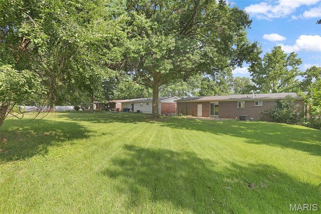 1210 Dorne Drive, Ballwin, MO 63021