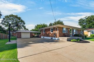 8802 Gladstonberry Pl, Louisville, KY 40258