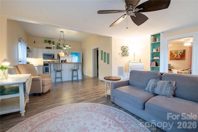 302 Park Avenue, Mount Holly, NC 28120