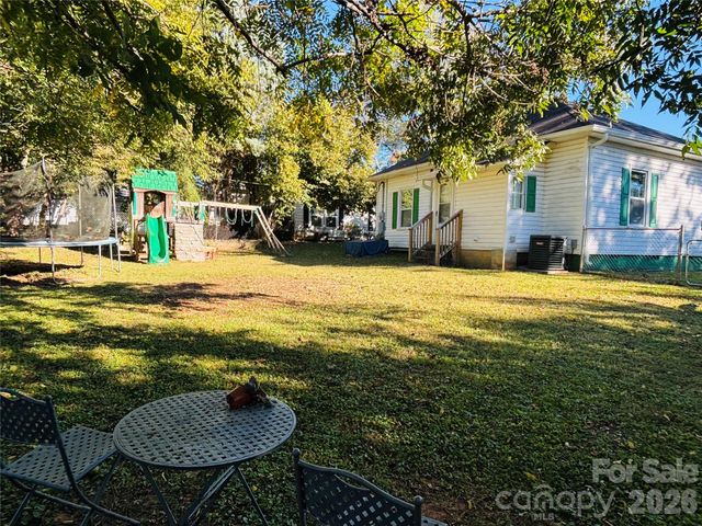 302 Park Avenue, Mount Holly, NC 28120