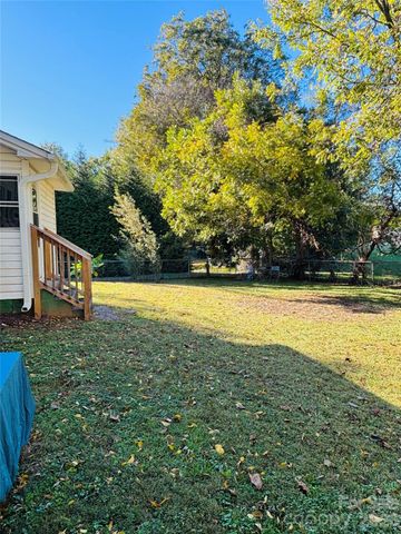 302 Park Avenue, Mount Holly, NC 28120