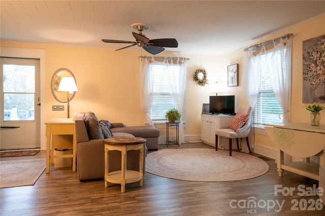 302 Park Avenue, Mount Holly, NC 28120