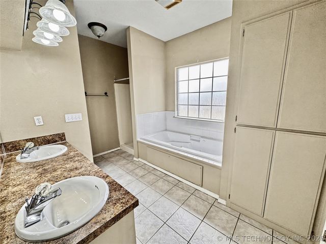 1580 Aspen Drive, Tahlequah, OK 74464