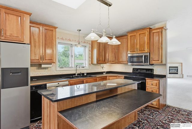 36712 Oakmont Drive, Louisville, NE 68037