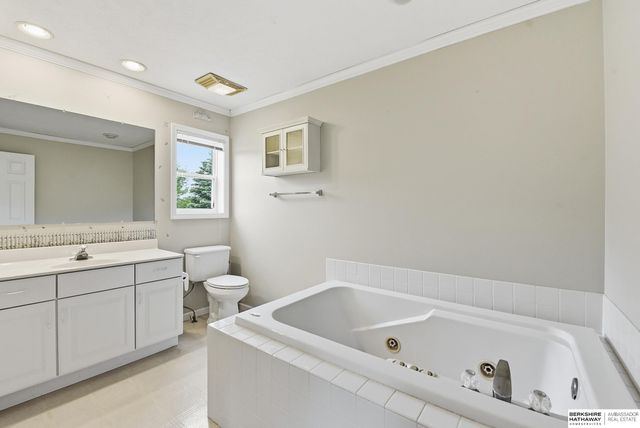 36712 Oakmont Drive, Louisville, NE 68037