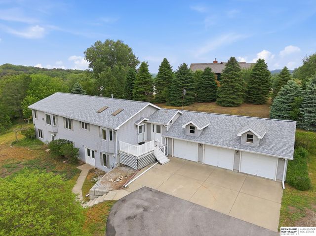 36712 Oakmont Drive, Louisville, NE 68037