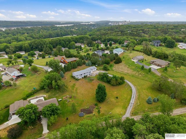 36712 Oakmont Drive, Louisville, NE 68037