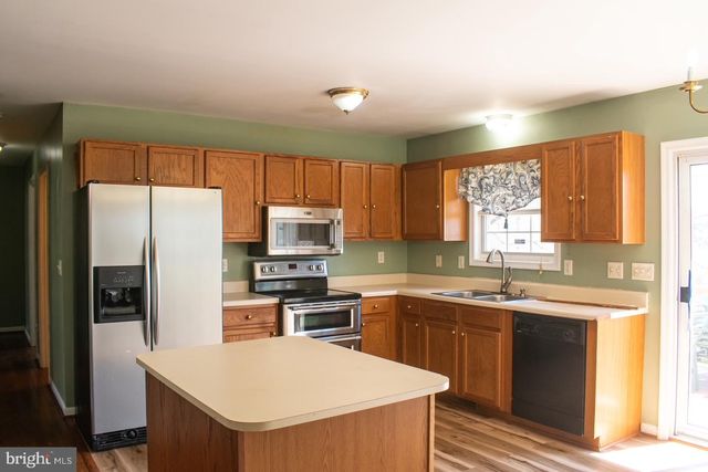 13 CRESTVIEW DR, Front Royal, VA 22630