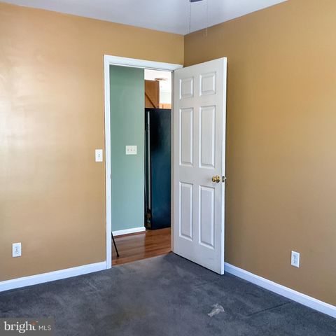 13 CRESTVIEW DR, Front Royal, VA 22630