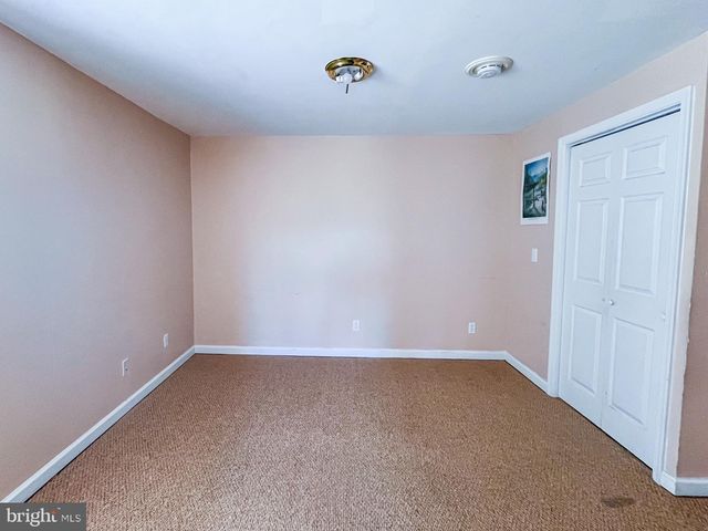 13 CRESTVIEW DR, Front Royal, VA 22630