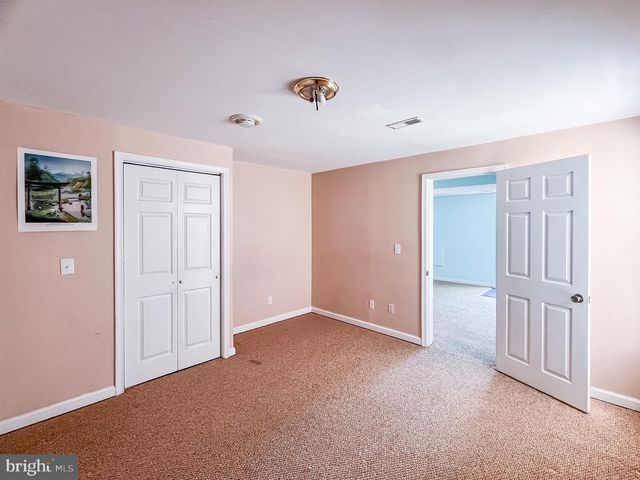 13 CRESTVIEW DR, Front Royal, VA 22630