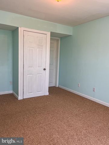 13 CRESTVIEW DR, Front Royal, VA 22630