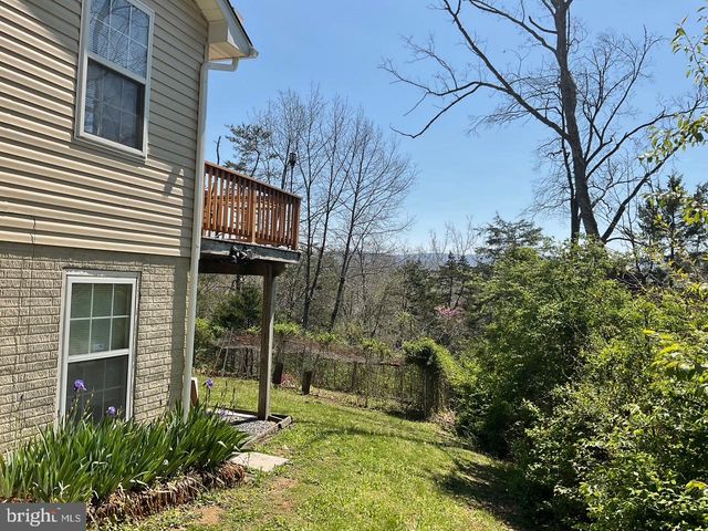 13 CRESTVIEW DR, Front Royal, VA 22630