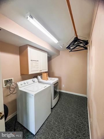 13 CRESTVIEW DR, Front Royal, VA 22630