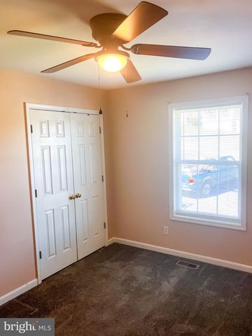 13 CRESTVIEW DR, Front Royal, VA 22630
