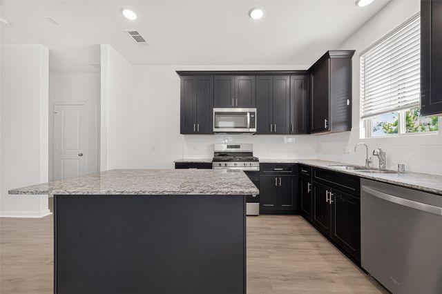 338 Shady Cedar Hill Lane, Conroe, TX 77378