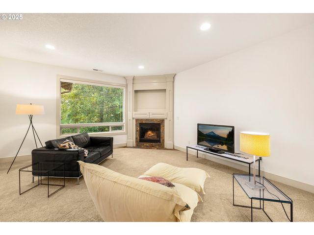 242 Se 29TH St, Gresham, OR 97080