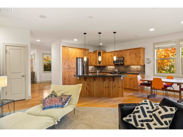 242 Se 29TH St, Gresham, OR 97080