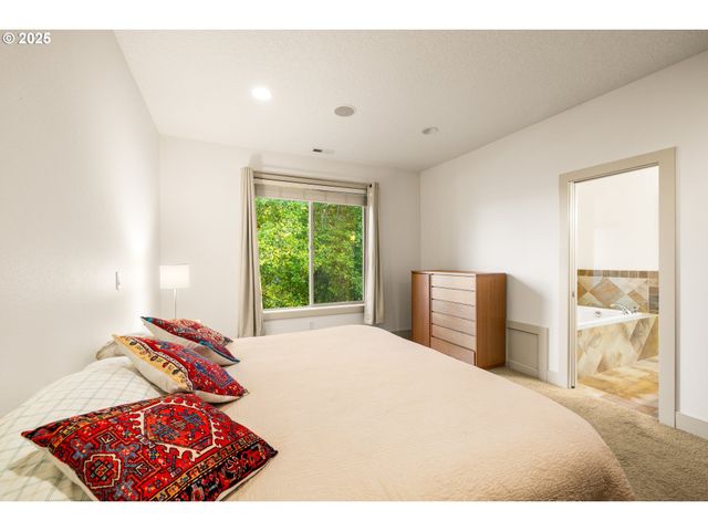 242 Se 29TH St, Gresham, OR 97080