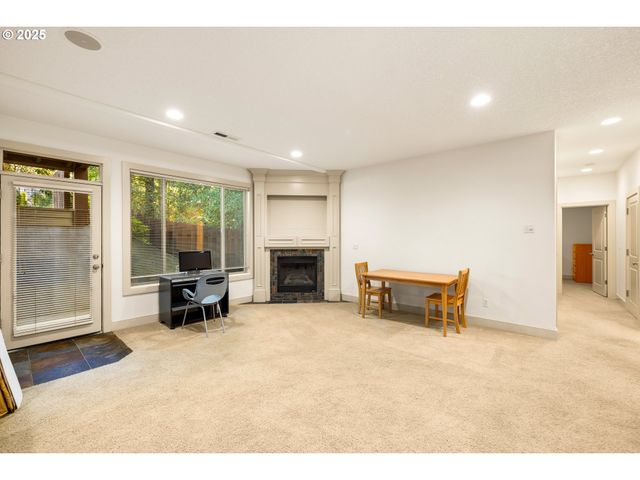 242 Se 29TH St, Gresham, OR 97080