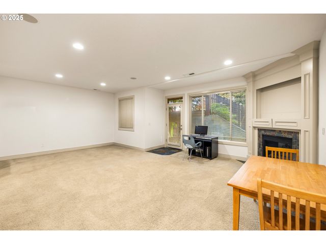 242 Se 29TH St, Gresham, OR 97080