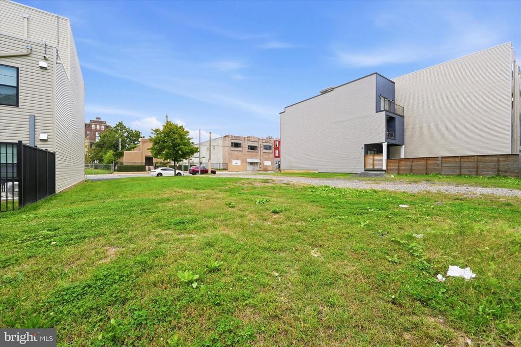 855 N 40TH ST, Philadelphia, PA 19104 — photo 2
