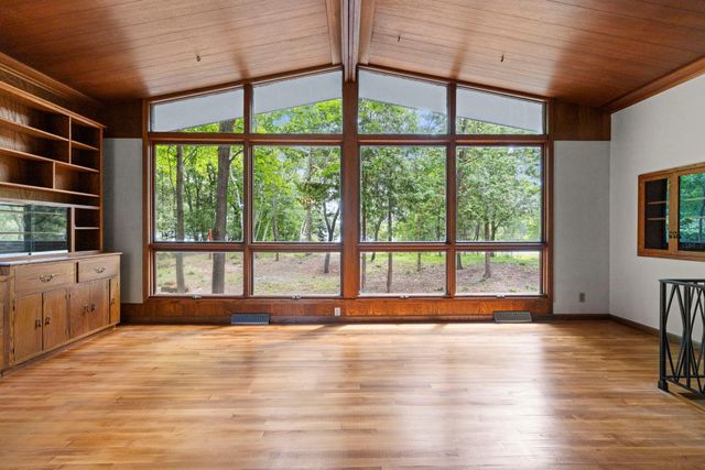 4508 Birchbark Trail N, Lake Elmo, MN 55042