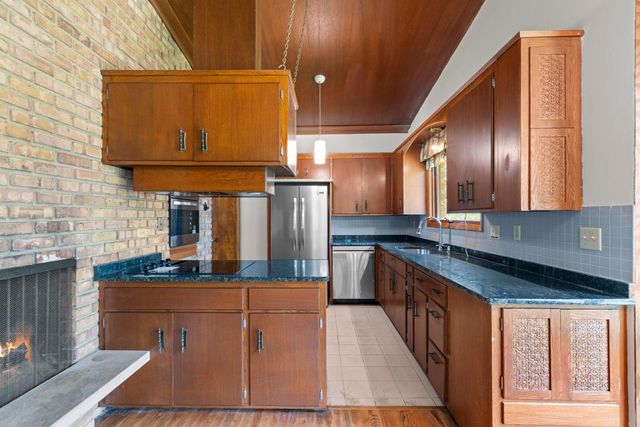 4508 Birchbark Trail N, Lake Elmo, MN 55042