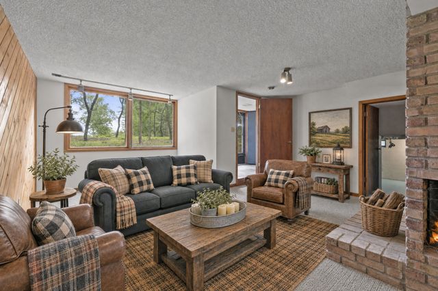 4508 Birchbark Trail N, Lake Elmo, MN 55042
