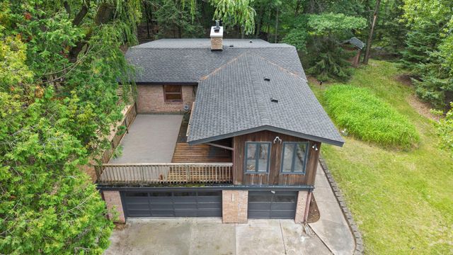 4508 Birchbark Trail N, Lake Elmo, MN 55042
