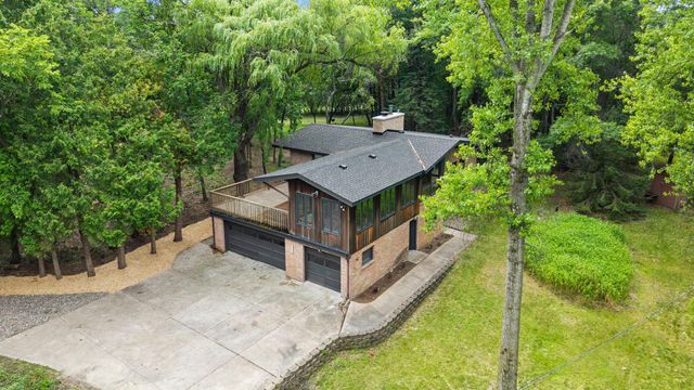 4508 Birchbark Trail N, Lake Elmo, MN 55042