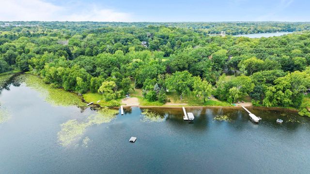 4508 Birchbark Trail N, Lake Elmo, MN 55042