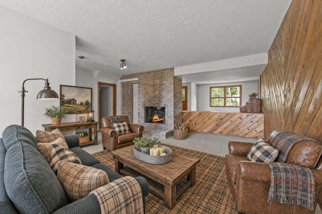4508 Birchbark Trail N, Lake Elmo, MN 55042