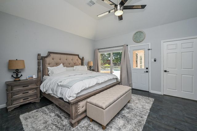 75 April Wind Drive S, Conroe, TX 77356