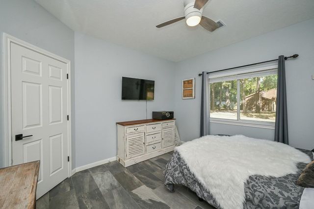 75 April Wind Drive S, Conroe, TX 77356