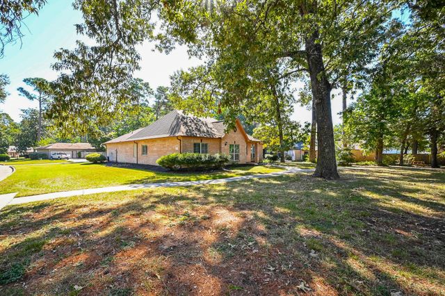 75 April Wind Drive S, Conroe, TX 77356