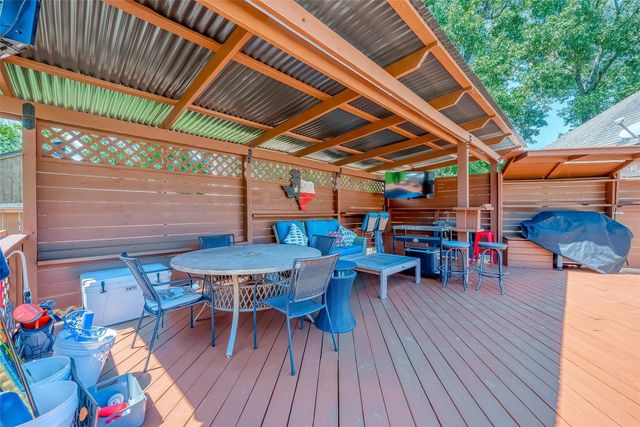 75 April Wind Drive S, Conroe, TX 77356