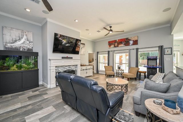 75 April Wind Drive S, Conroe, TX 77356