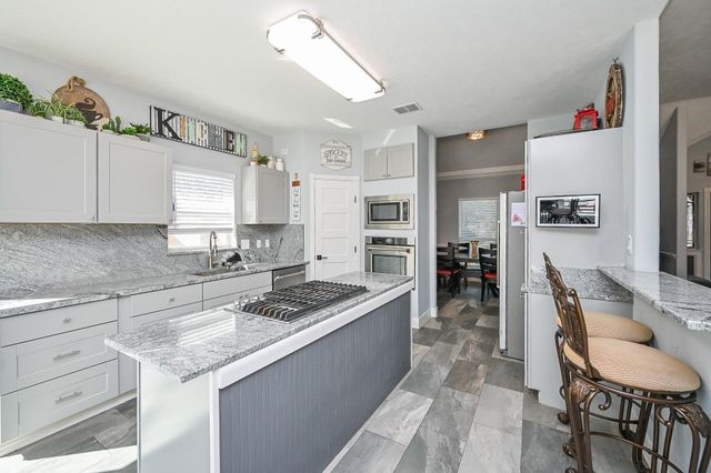 75 April Wind Drive S, Conroe, TX 77356