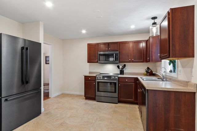 121 Badger Hill Drive, Milford, NH 03055