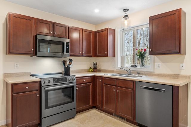 121 Badger Hill Drive, Milford, NH 03055