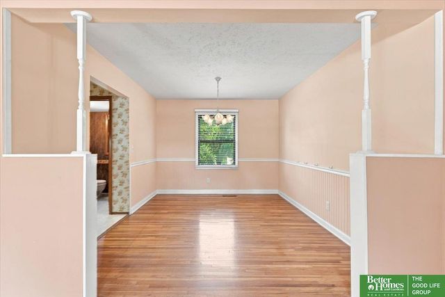 12894 Valley Street, Omaha, NE 68144