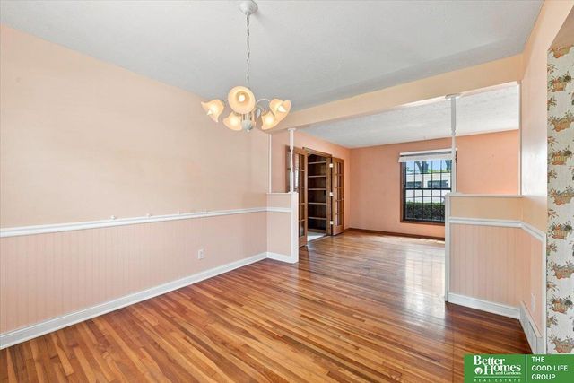 12894 Valley Street, Omaha, NE 68144